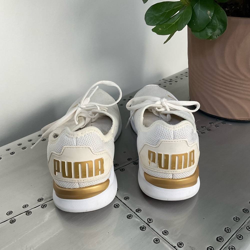 🎉HOST PICK🎉Puma Cream Foam+ Sneakers